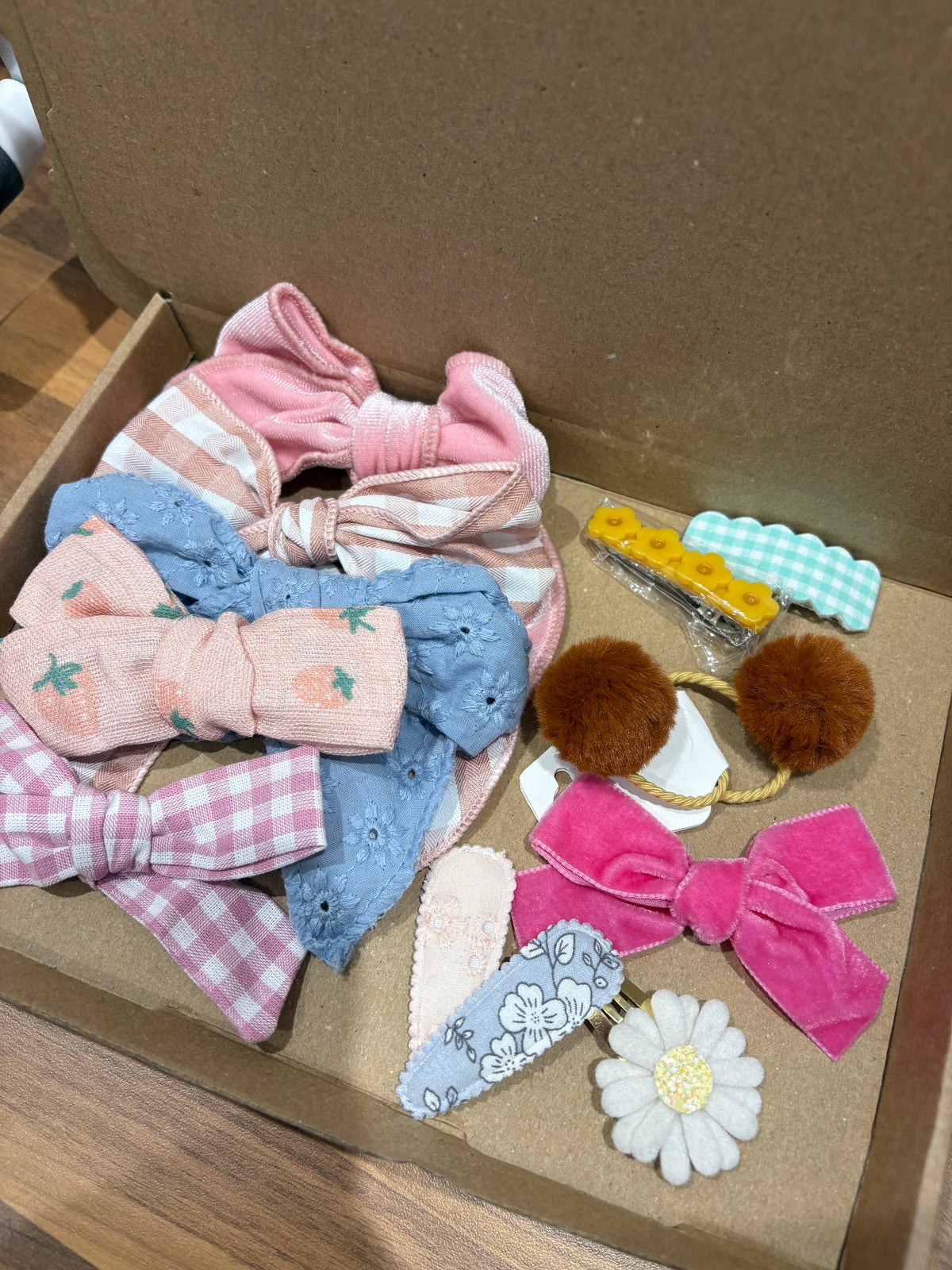 Clearance £10 boxes
