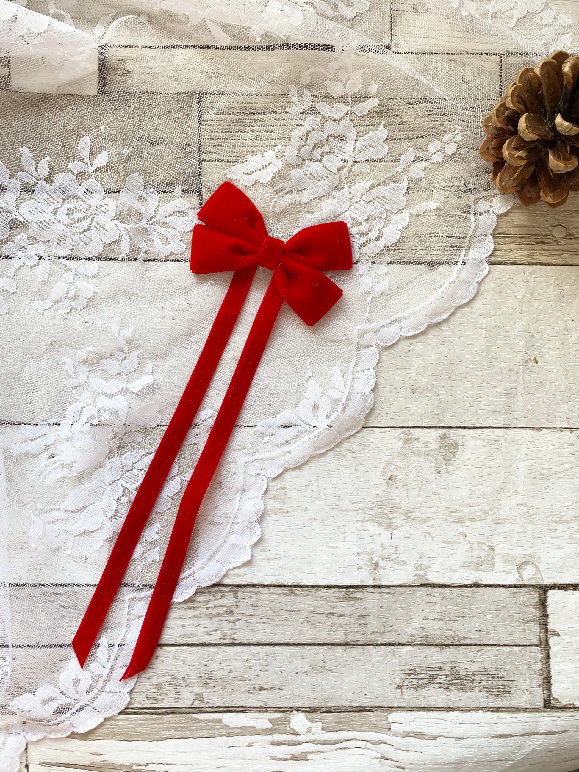 Red velvet vintage bow (4601036636225)